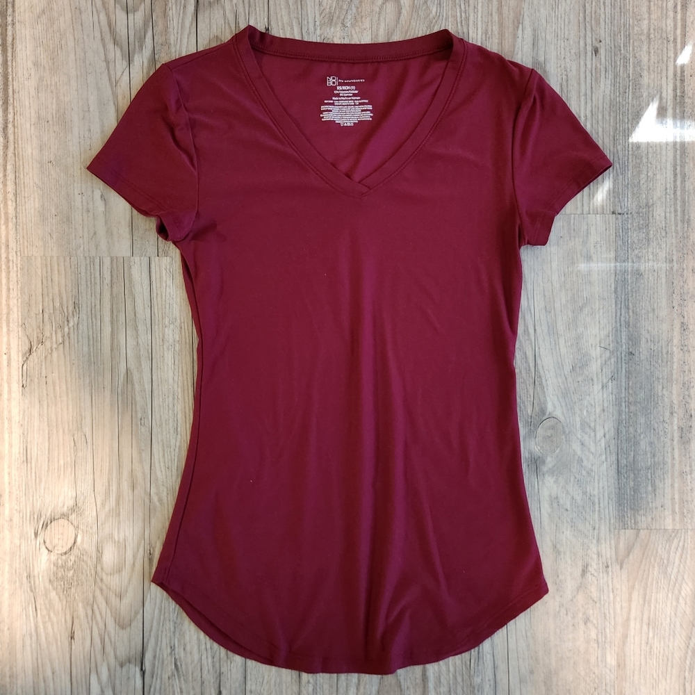 Maroon v neck tee